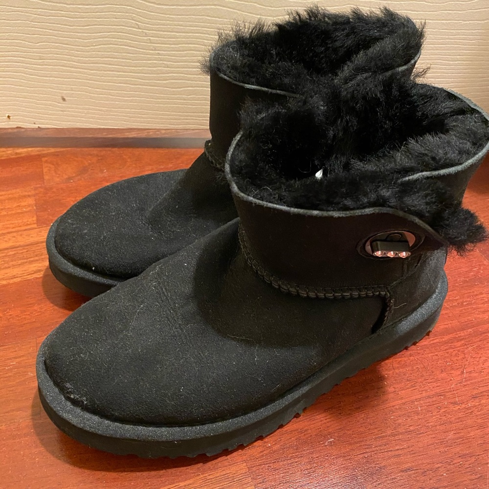 Black UGGS